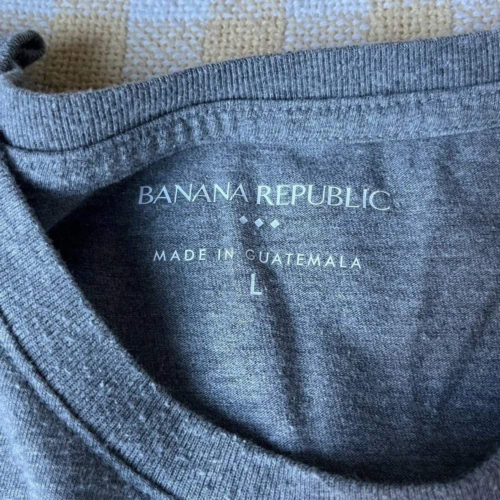 Banana Republic Gray New York Tee Shirt